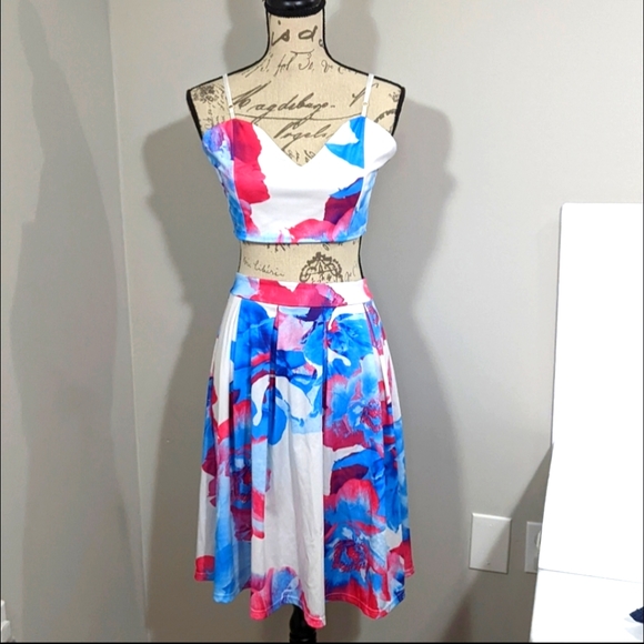 Two Piece Floral Crop Top & Skirt Summer Set Miami Hot! Cruise Outfit! - Picture 1 of 7